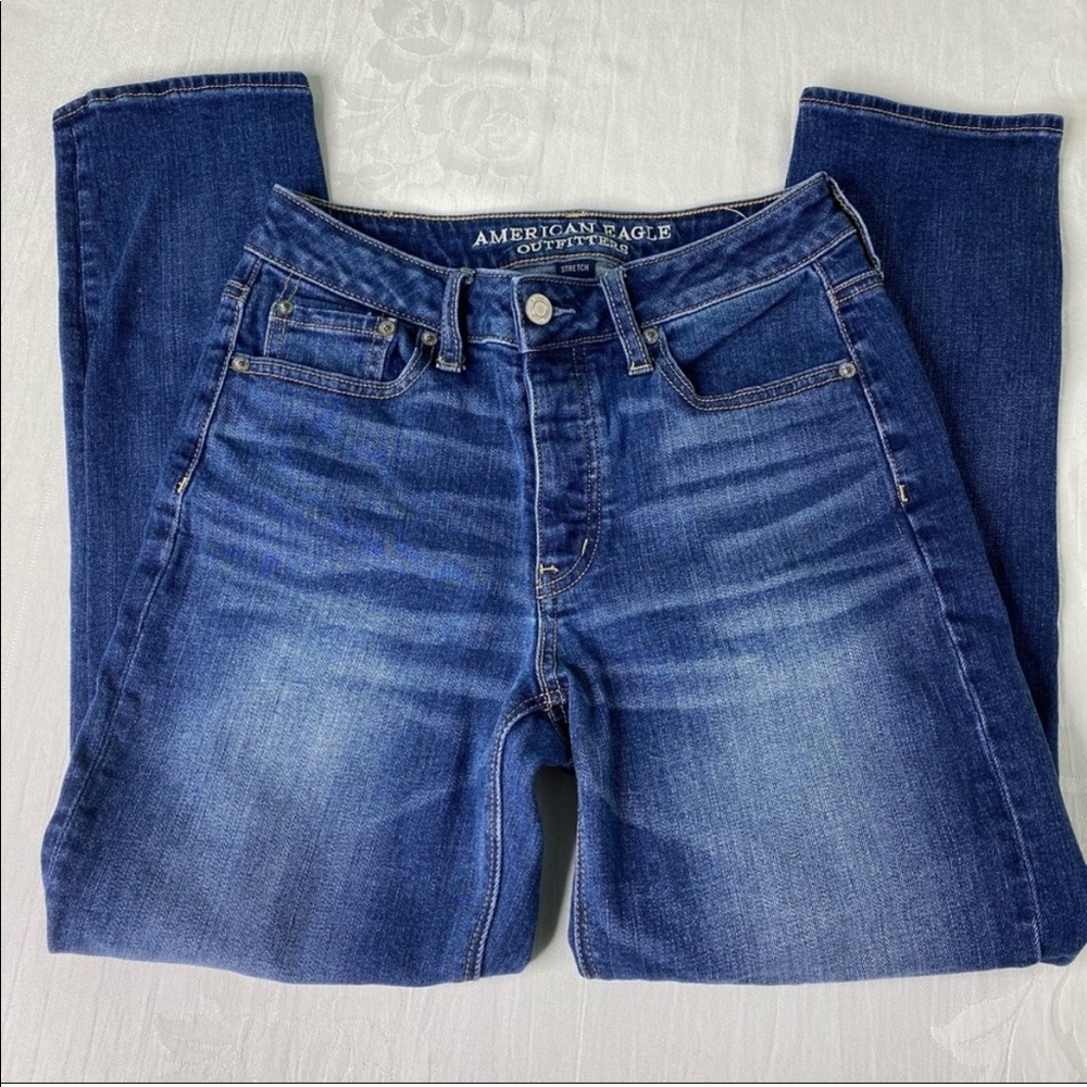 American eagle Button front vintage hi-rise high waist jeans size 4